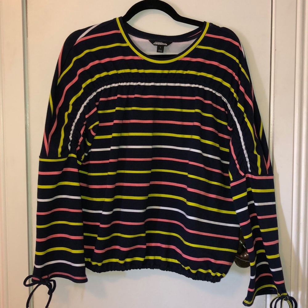 NWT Project Runway size Sm sweatshirt